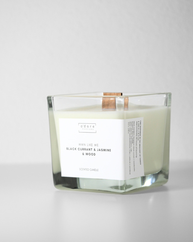 o´dore Sójová sviečka WMN LIKE ME Black currant & Jasmine & Wood 1